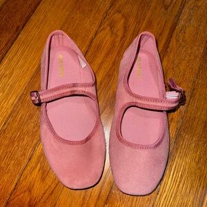 Never worn girls’ pink dress flats